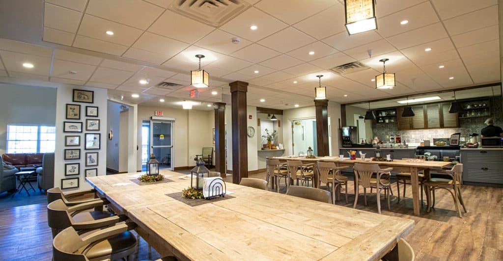 A cafe and dining area at Independence Village of Pella. Image Source: StoryPoint