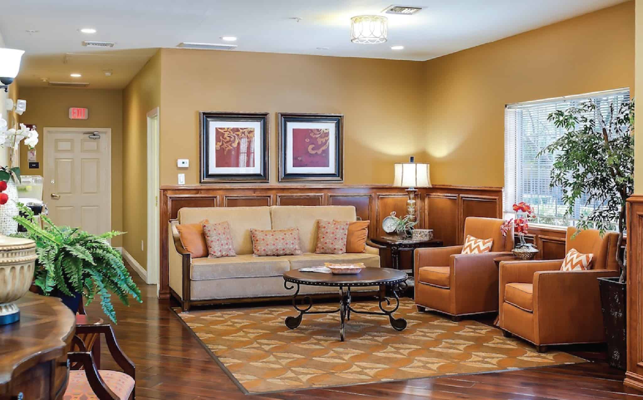 A seating area in Pacifica Senior Living Tucson.