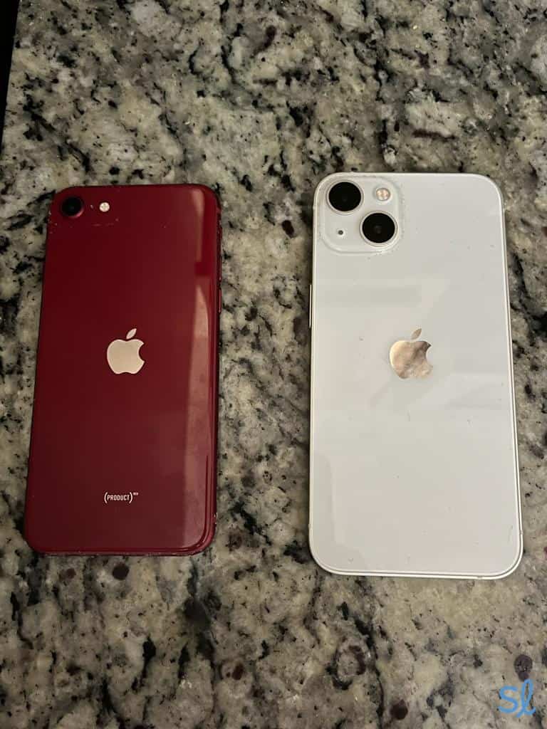 A side-by-side comparison of the iPhone SE and iPhone 13
