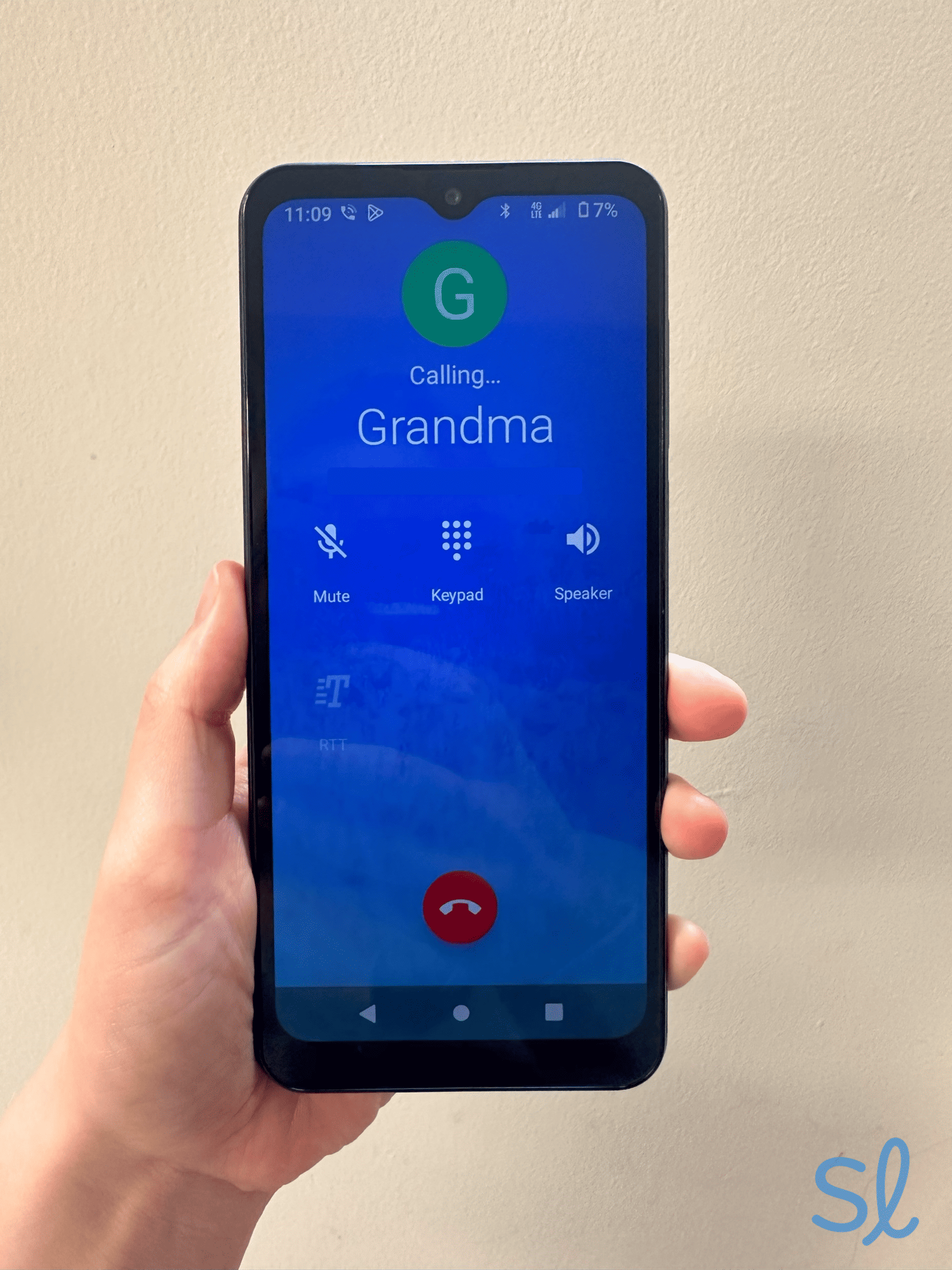 Making a call on the IRIS Connect